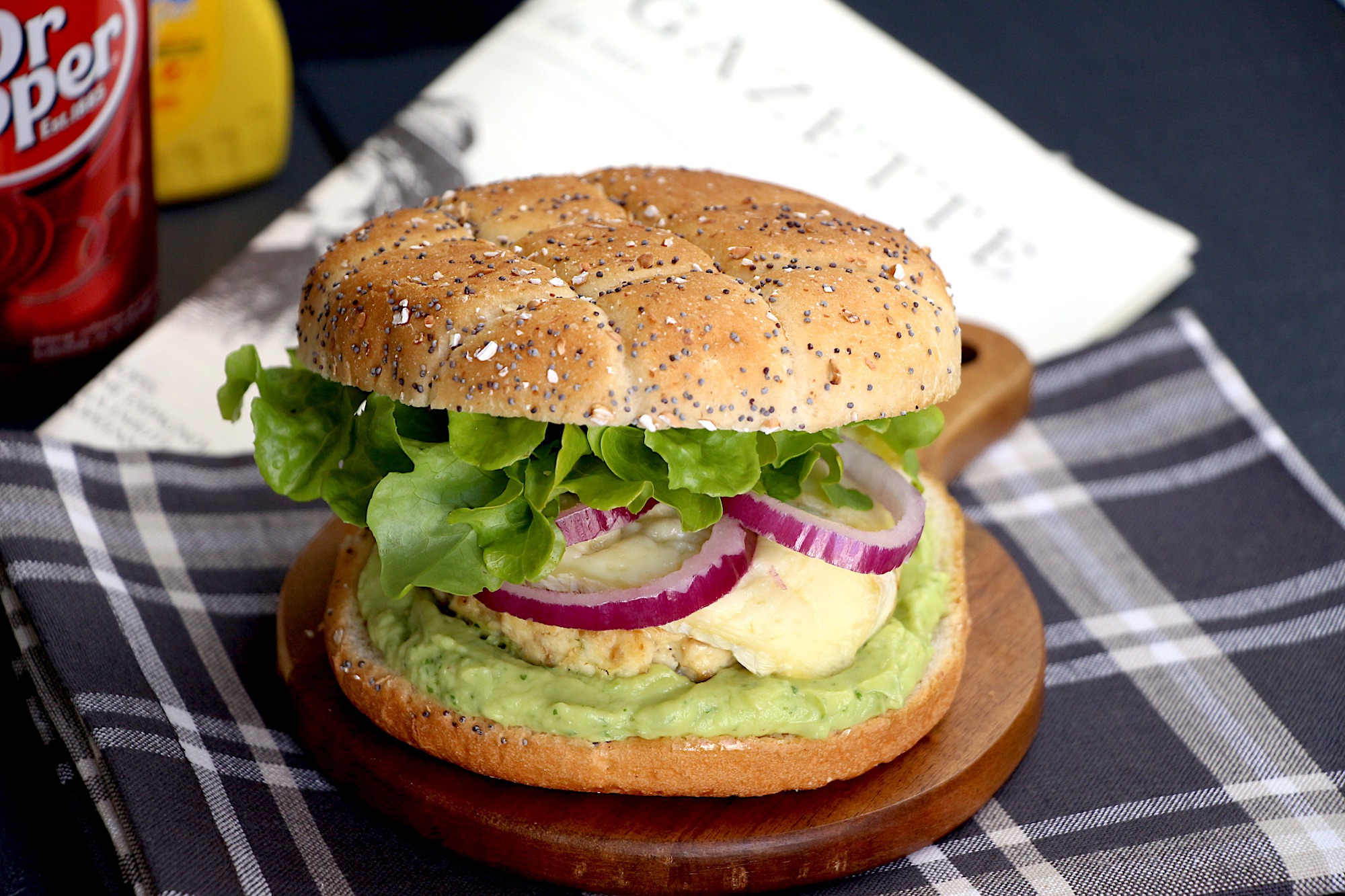 Burgers sains poulet avocat et citron vert